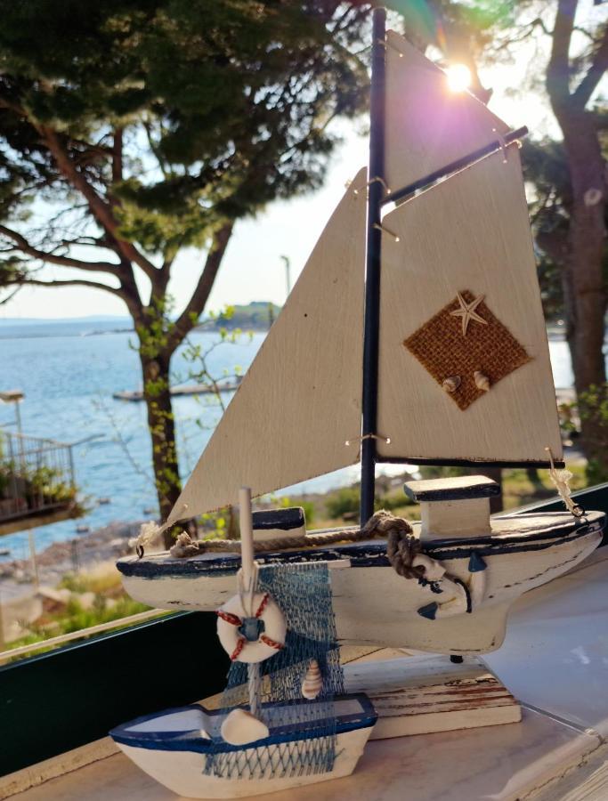 Pirates' Bay -